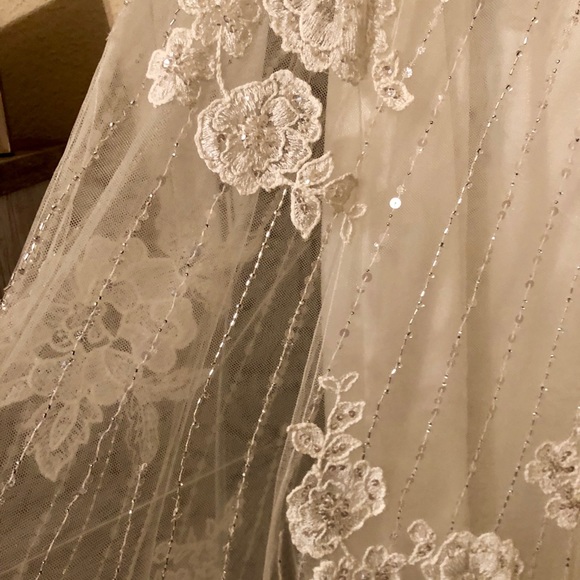 Maggie Sottero wedding gown - Picture 4 of 7